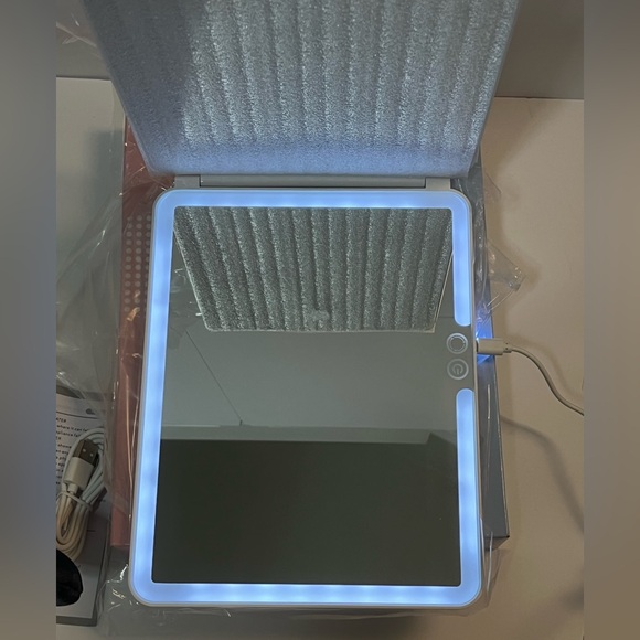 Folding Lighted Makeup Mirror White 72 LEDs 3 Colors Light Modes USB - Picture 13 of 16